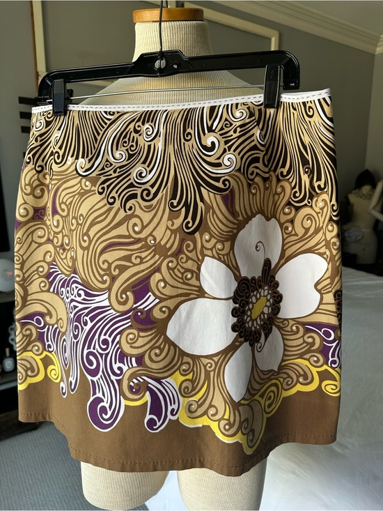 Elie Tahari Dresses & Skirts - Elie Tahari Floral Mini Skirt, size large